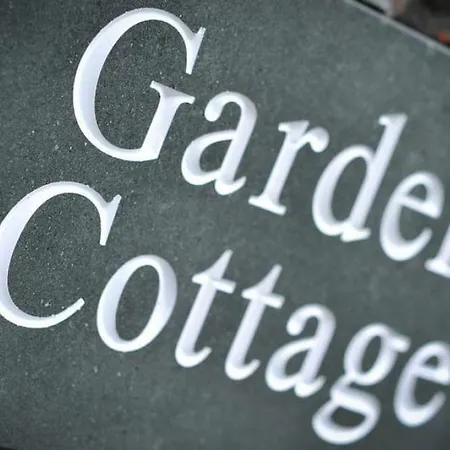 بيت للعطل Garden Stepping Stones *